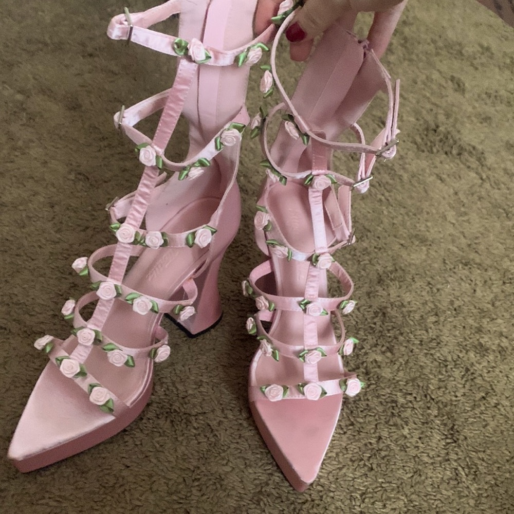 Pink rose heels, ♡︎